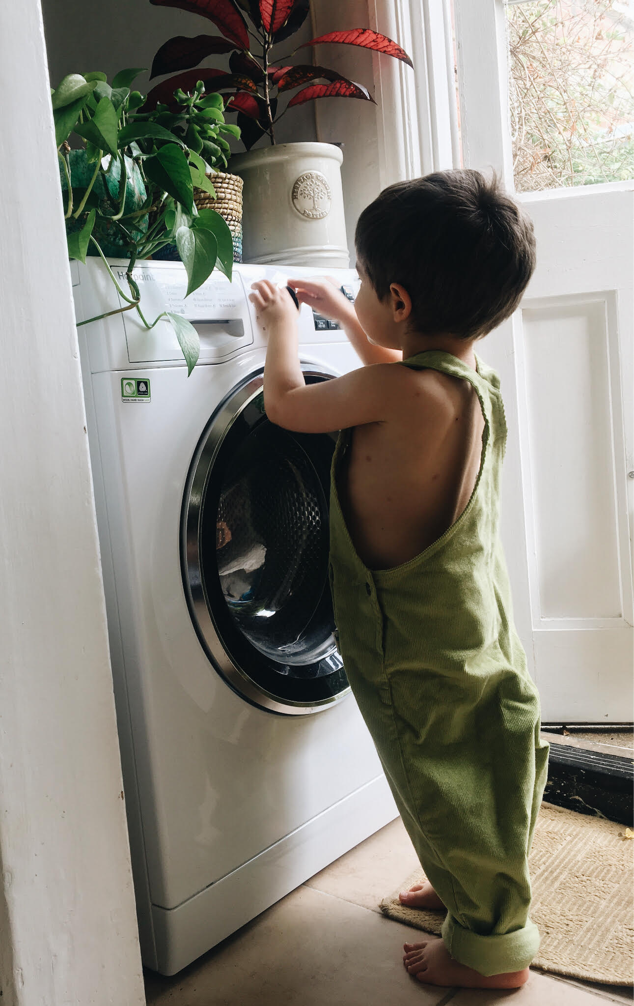 10 Tips for Low Waste Laundry