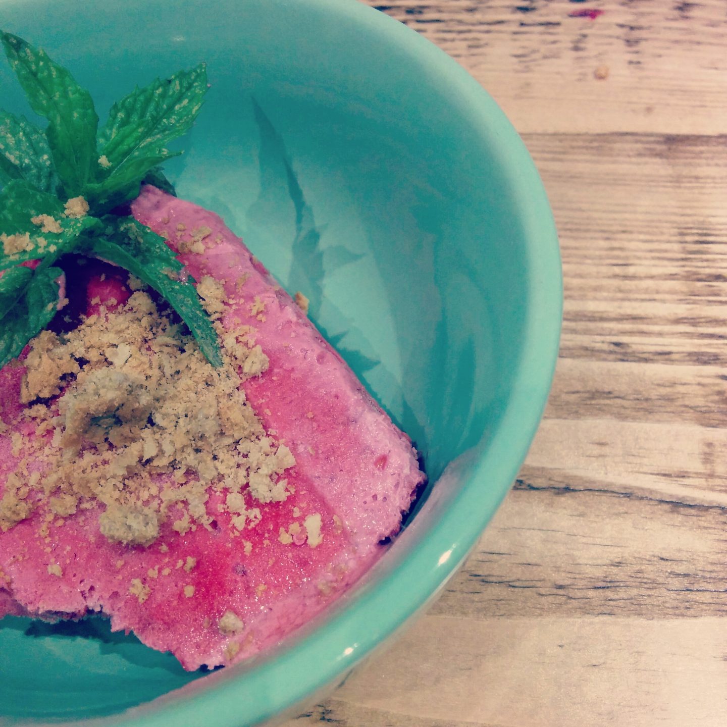 EASY PEASY HEALTHY ICE CREAM.